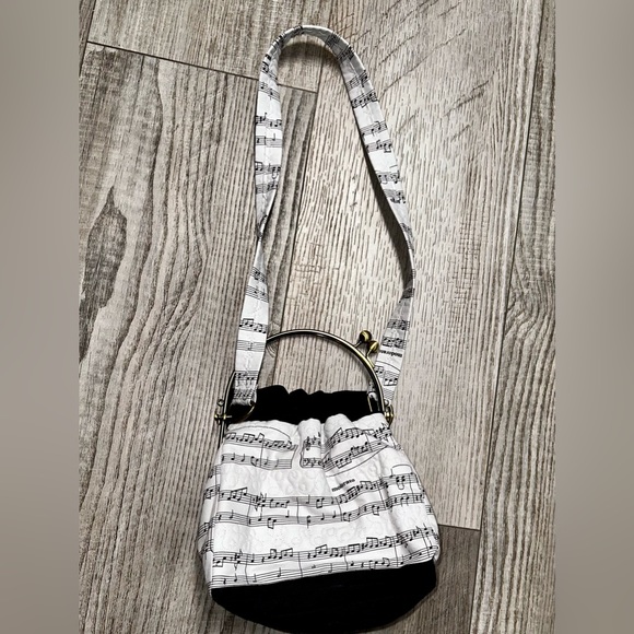 Handmade Music sheet note musician clasp crossbody handbag reworked white black - Picture 1 of 8
